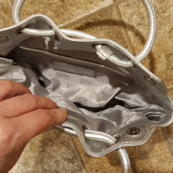 Michael Kors Studded Metallic Leather Tote Bag. - Picture 5 of 7